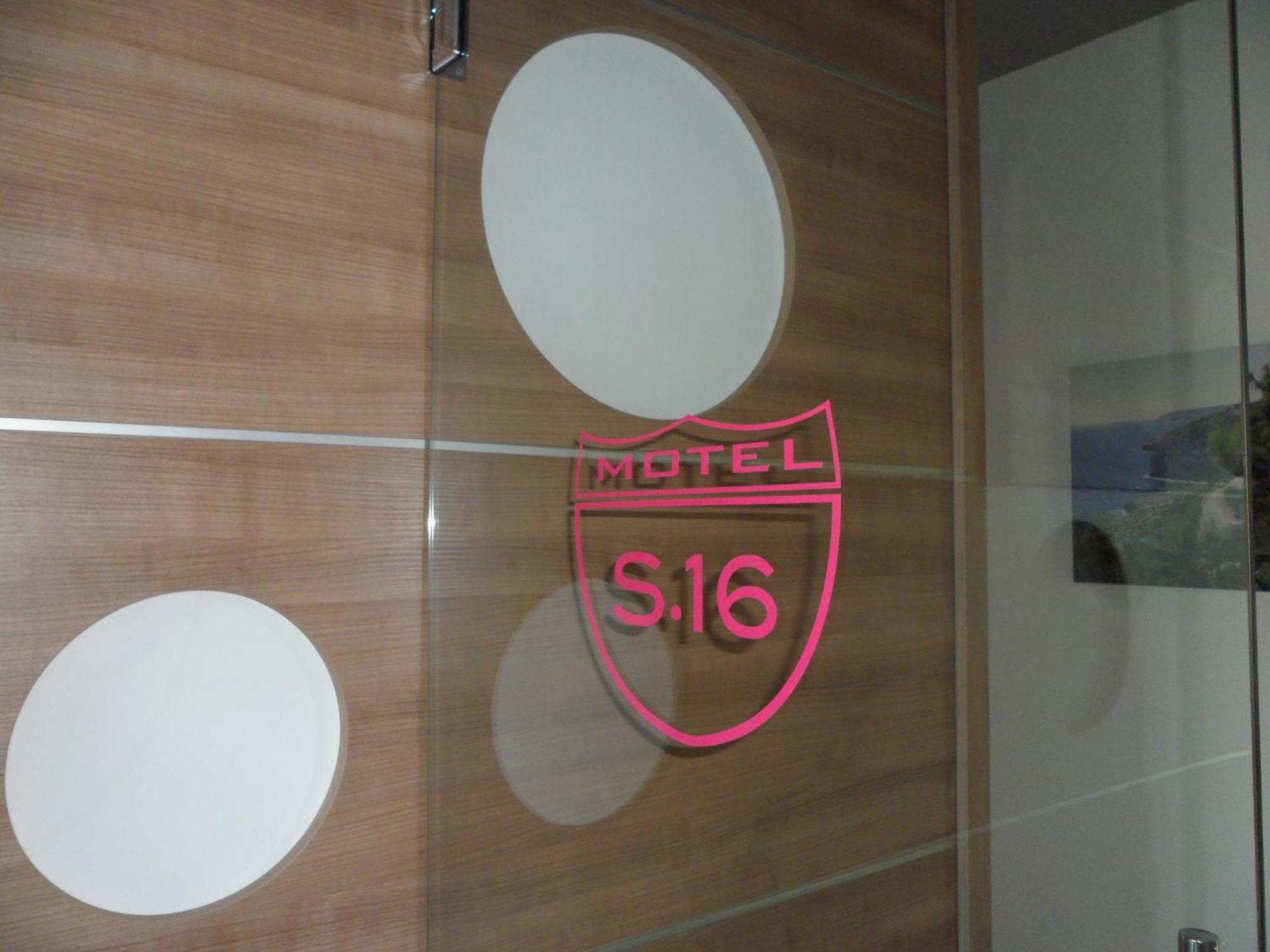 Motel S.16 Муро Лечезе Екстериор снимка