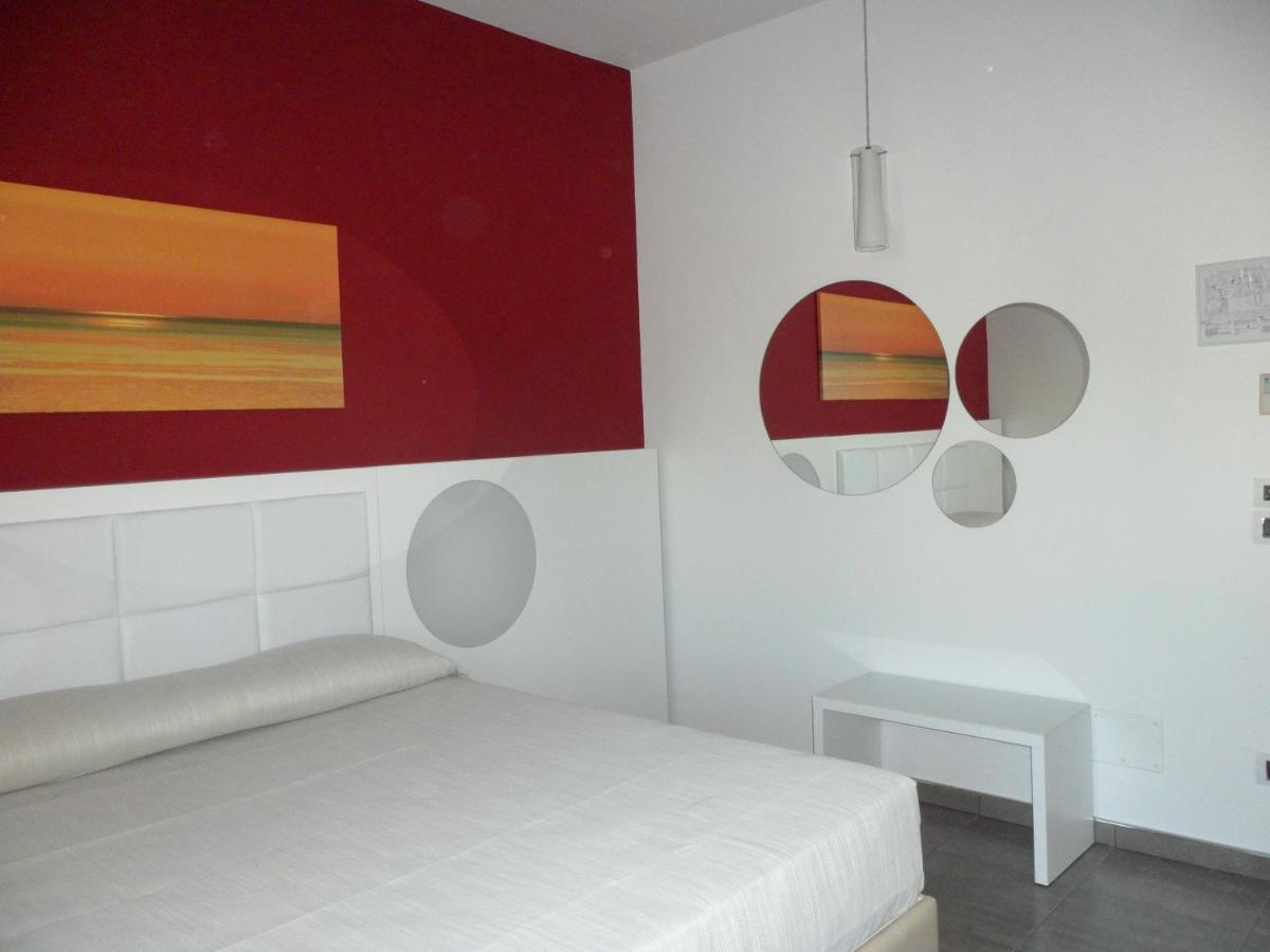 Motel S.16 Муро Лечезе Екстериор снимка